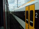 regionalverkehr-ohne-steuer--und-dostowagen Hier mal eine Durchsicht zwischen dem n-Wagenersatzpark des RE1 und dem Flirt der Eurobahn im Hamm(Westf.).