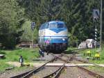 Die 228 der Rennsteigbahn beim Umsetzen an das Ende des ...