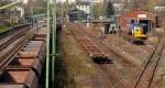 Rhein-Sieg-Eisenbahn G�terwagen vor dem Bahnhof Beuel und rechts das Gel�nde der RSE - 07.04.2010