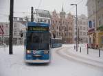 NGT 685(6NGTDWE) in der Kurve am Doberaner Platz, wo sonst ...