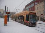 rostock F�r NGT 685 kam NGT 665 als Ersatz f�r die Linie 3, die sonst nicht am Bahnsteig B abf�hrt. Hst Doberaner Platz
17.01.2010