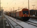 210-906 und 2143-04 und 2143-010 mit Bauzug am 16.01.2010 in ...