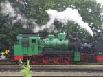 Rugensche Baderbahn - Rasender Roland 53 Mh in Putbus abgestellt
(Nicht Betriebsf�hig)
Im Hintergrund Aquarius C die die Zugleistung Lauterbach Mole �bernimmt
da 251 901 in Chemnitz zur Hauptuntersuchug war.