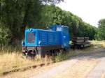 Rugensche Baderbahn - Rasender Roland Einen schattigeen Abstellplatz hat 199 008 unterhalb eines Baumes in Putbus.