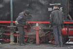 Asche entfernen. Im Betriebswerk ...  Peter Heck 21.04.2011