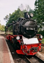 der Rasende Roland bei der Einfahrt im Bahbhof Binz. Juni ...
