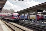 Triebwagen BR 76 1402 steht am 21.05.2018 kurz vor der Abfahrt nach Galati auf Gleis 11 in Bukarest-Nord.