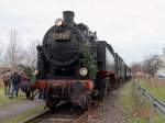 Zur Sonderfahrt zum Museum / Betriebswerkes (Bw) Basdorf steht die rumänischen Dampflok 131.060 am provisorischen Haltepunkt „Wilhelmsruher Damm“ in Berlin . am 06.12.2015 bereit.