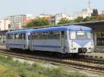 Dieser ehemalige Schienenbus der  DR  stand am 25.08.2013 um 18:20 Uhr in Timisoara Nord. Er ist in Rumnien als Baureihe  79  immer noch im planmigen Einsatz. Habe ihn aber, auer rund um Timisoara nirgendwo sonst gesehen.  