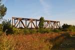 Kurz vor Ploiesti gibt es eine Abzweigung zum Abstellbahnhof. Diese Brücke ist die Überführung der Strecke über die Hauptstrecke. Foto vom 29.09.2017