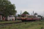 So desolat wie die Gleisanlagen im Bahnhof Lovrin am 10.5.2010 in Rumnien 
waren, so desolat wirkte auch der Nahverkehr mit alten abgewirtschafteten
SNCF Triebwagen. Diese waren hier nach meiner Beobachtung fr Regio Trans im Einsatz und wurden stark frequentiert.