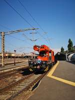 Ein Bahnhdienstfahrzeug der Baureihe 232 steht am 08.07.2019 an Gleis 1 des Nordbahnhofs in Bukarest.