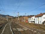 Bahnhof Mestecanis am 24.11.2017, in fotografiert in Richtung der östlichen Ausfahrt.