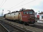 E-Lok 91-53-0-400002-8 wartet am 07.02.2017 in Bahnhof Deda.