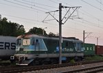 Diesellok 0-60-1647-6 der Vest Trans Rail wartet am frühen Abend des 21.08.2016 im Bahnhof Bucuresti Baneasa.