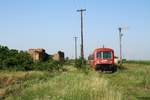 Der Endbahnhof Nero liegt am Rande des gleichnamigen Ortes mitten im Nirgendwo. 57 0441 erreicht am 02.07.16 gleich die Bahnsteigskante.