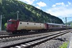 060-EA1196 fhrt am 14.05.2016 mit IR aus Richtung Galati in Bahnhof Sinaia ein.