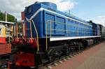 Die Diesellokomotive ТЭМ2-1592, ausgestellt im Eisenbahnmuseum am Rigaer Bahnhof von Moskau (Mai 2016)