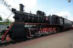 Die Dampflokomotive Эр 766-11 Mai 2016 im Eisenbahnmuseum am Rigaer Bahnhof von Moskau.