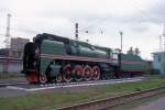 Die riesige P 36 120 stand am 13.05.2000 als Denkmal am Depot Eingang
im Weirussischen Bahnhof. 