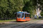 14.08.2017, Moskau (Москва), Straßenbahn des Typs KTM-23 #2625 auf der Linie 11 erreicht die Endhaltestelle Ostankino