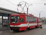 Straßenbahntriebwagen LWS-86 Nr. 1027 der Linie 62 in Kupchino, St. Petersburg, 12.11.2017