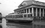 Leningrad Tram__LM-57 vor der Alten Börse.__10-1977
