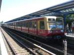 S-Bahnlinie 9 nach S+U Bahnhof Spandau im S-Bahnhof Treptower Park. ...