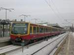 S-Bahnlinie 3 nach S+U Bahnhof Warschauer Stra�e im S-Bahnhof Charlottenburg.(24.1.2010) ...