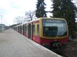 S-Bahn Berlin S-Bahnlinie 5 nach S-Bahnhof Olympiastadion im S-Bahnhof Strausberg.(8.3.2010)