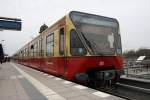 Berlin Ostkreuz: Ein Zug der S8 Richtung Gr�nau am 31.03.10 ...