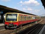 S-Bahn Berlin S-Bahnlinie 5 nach S-Bahnhof Strausberg im S+U Bahnhof Warschauer Stra�e.(25.7.2010)