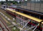 s-bahn-berlin-stationen Bornholmer Stra�e (Nords�dbahn), Bahnsteig mit S 1 (08.06.2010)