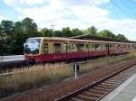 Oranienburg (S1-Endstation und Regionalbahnhof), S-Bahnsteig mit S1 nach Berlin-Wannsee (19.07.2010) ...