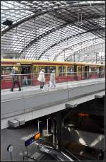 . Berlin Hauptbahnhof (Lehrter ...  Gisela, Matthias und Jonas Frey 24.10.2011