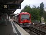 S-Bahnlinie 3 nach S-Bahnhof Pinneberg im S-Bahnhof Stellingen.  ...