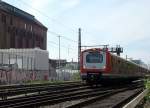 Zug der S-Bahn Linie ...  ukamp 12.04.2011