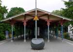 Impressionen aus Hamburg-West: h�lzerne Dachkonstruktion, erbaut Ende des 19. Jahrhunderts, am S-Bahnhof 'Othmarschen'. 20.5.2013 