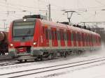 S-Bahn Rhein-Ruhr 422 053 verl�sst Bochum-Ehrenfeld auf der S1 am 10.01.2010 in Richtung Solingen.
