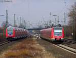 Zugbegegnung in Angermund. Der RE6 (4322) aus Minden(Westf) kommend, begegnet ...
