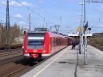 422 061/561 und eine weitere EInheit stehen am 02.04.2010 als ...