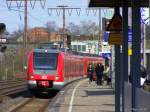 422 057/557 f�hrt gemeinsam mit 422 026/526 als S1 in ...