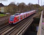 S-Bahn Rhein-Ruhr 422 043/543 als S9 von Bottrop nach Wuppertal Hbf bei der durchfahrt von Essen-Frohnhausen. 02.04.2010