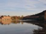 S6 mit 143 und x-Wagen �ber dem Stausee in Essen-Kettwig ...