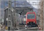 S-Bahn Zurich 450 036-9 als S2 erreicht Ziegelbr�cke. (03.03.2010)