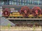 . Dampflokfahrgestell vor G�terwagen - Hauptbahnhof Saarbr�cken, 28.05.2011 (Matthias)  ...