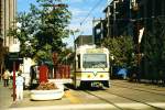 Sacramento Stra�enbahn in Sacramento, Wagen 123, am 21. August 1988. Zum stufenlosen Ein- und Ausstieg ist an den Haltestellen eine Rampe zur vorderen T�r gebaut worden. 