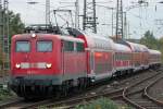 Die 115 114-1 zieht ...  Eric Otten 27.10.2010