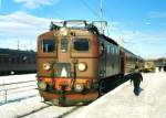 Da 902 hat mit D 751 jetzt Kiruna erreicht nach eine 168 km lange fahrt ber die erzbahn. Bis D 751 endbahnhof in Malm fllt jetzt nur 1913 km (ungefr 22 Stunden fahrzeit). 
Photo in Kiruna C am 4.3.1975