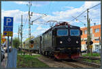 Die Rc4 1411 der SJ fährt am 20.05.2023 mit dem IC 11 Duved - Stockholm durch Sundsvall.